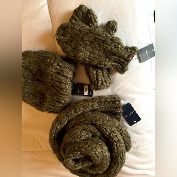 Lucky Brand scarf/mittens/beanie - Picture 4 of 5